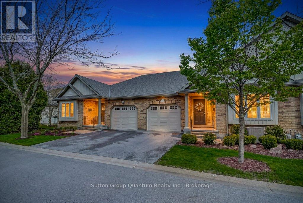 Townhouse at 21 - 605 WELLAND AVENUE, St. Catharines (Carlton/Bunting)