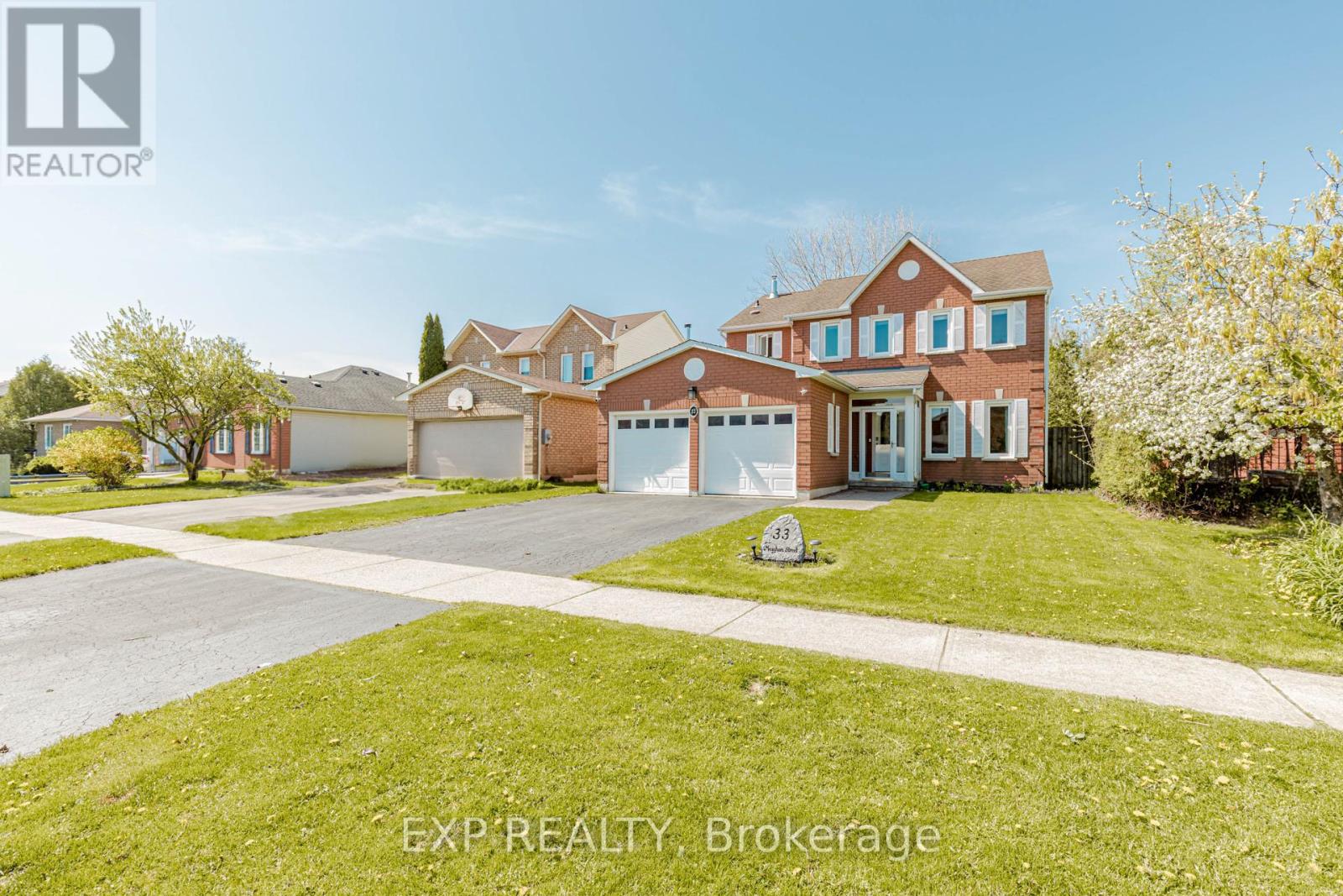 Detached at 33 MEAGHAN STREET, Hamilton (Waterdown)