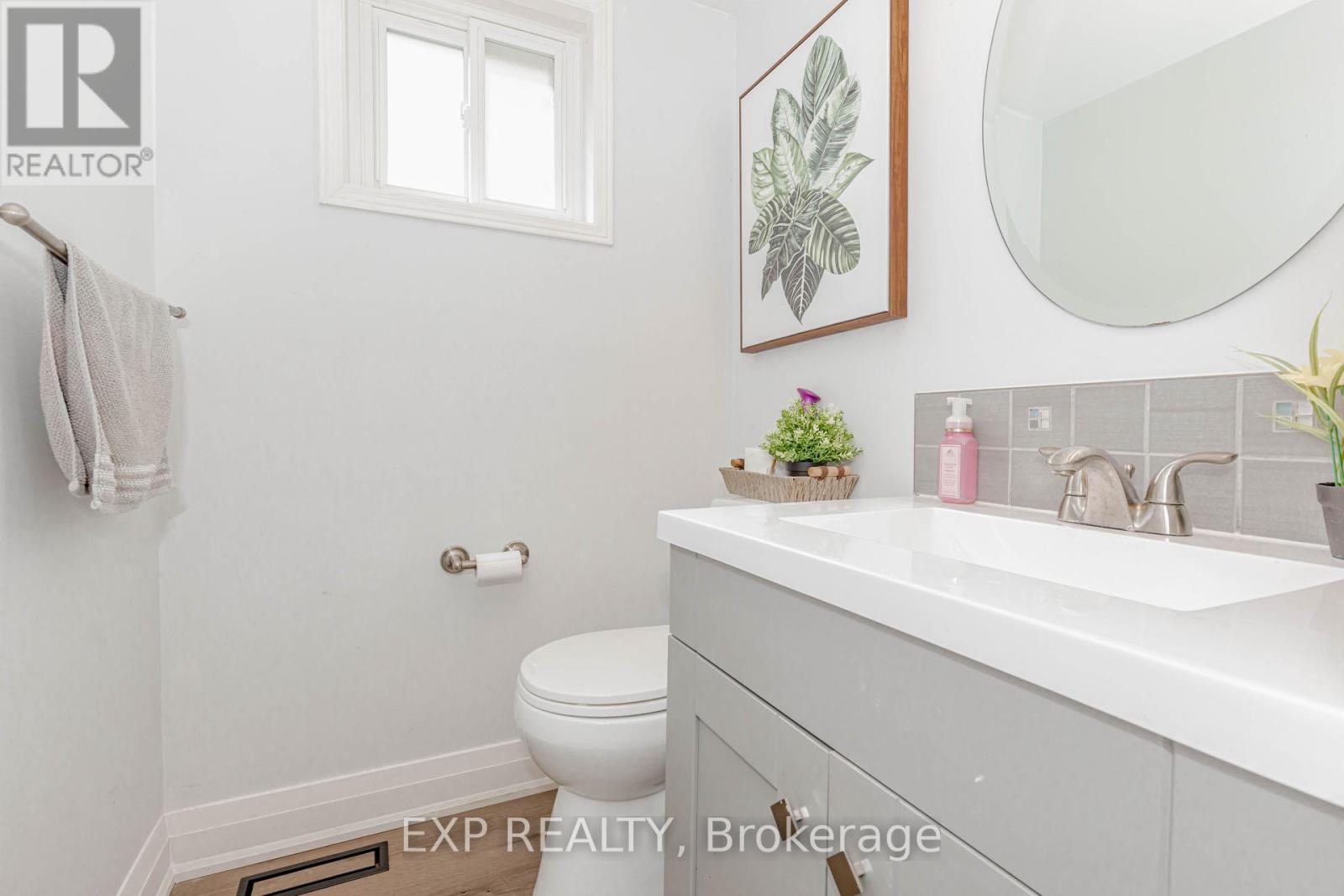 Detached at 33 MEAGHAN STREET, Hamilton