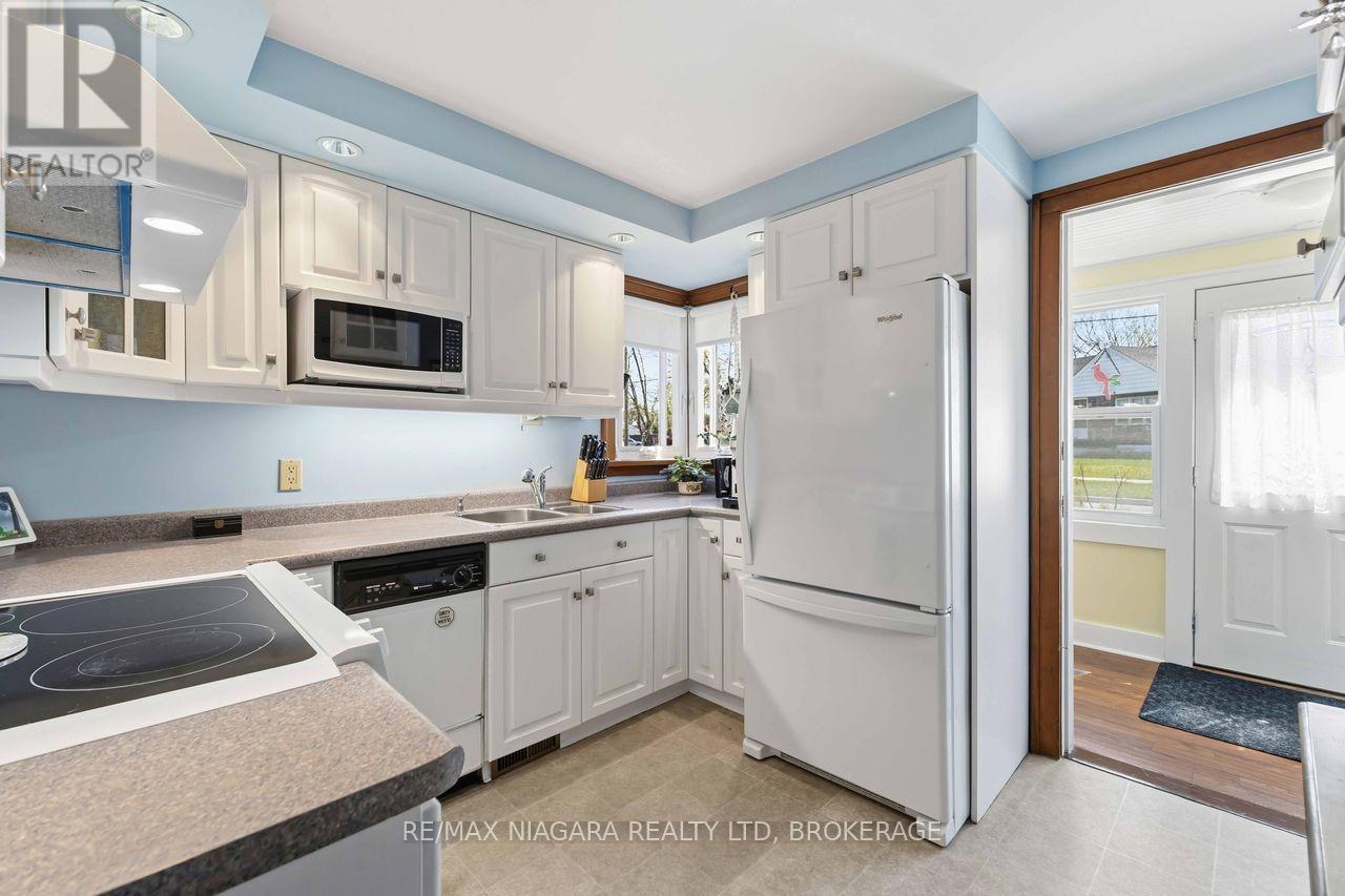 Detached at 70 RIVERSIDE DRIVE, Welland