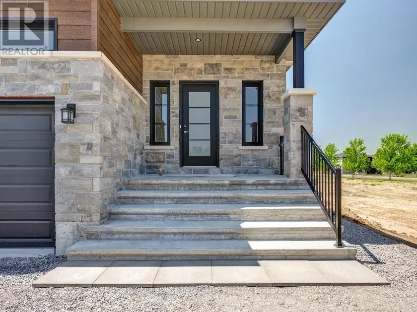 Semi-Detached/Link at A - 906 CHABLIS CRESCENT, Russell