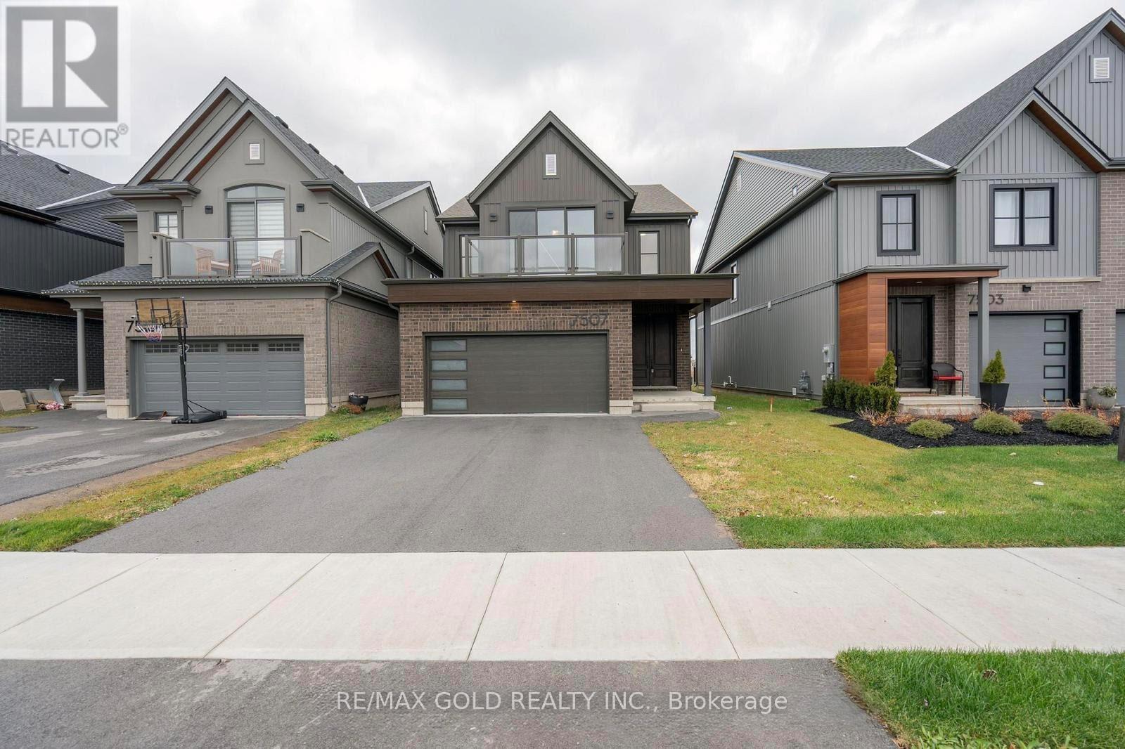 Detached at 7507 SPLENDOUR DRIVE, Niagara Falls (Brown)