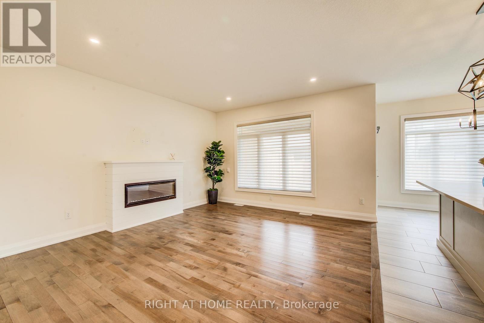 Semi-Detached/Link at 138 WOODBERRY CRESCENT, Woolwich