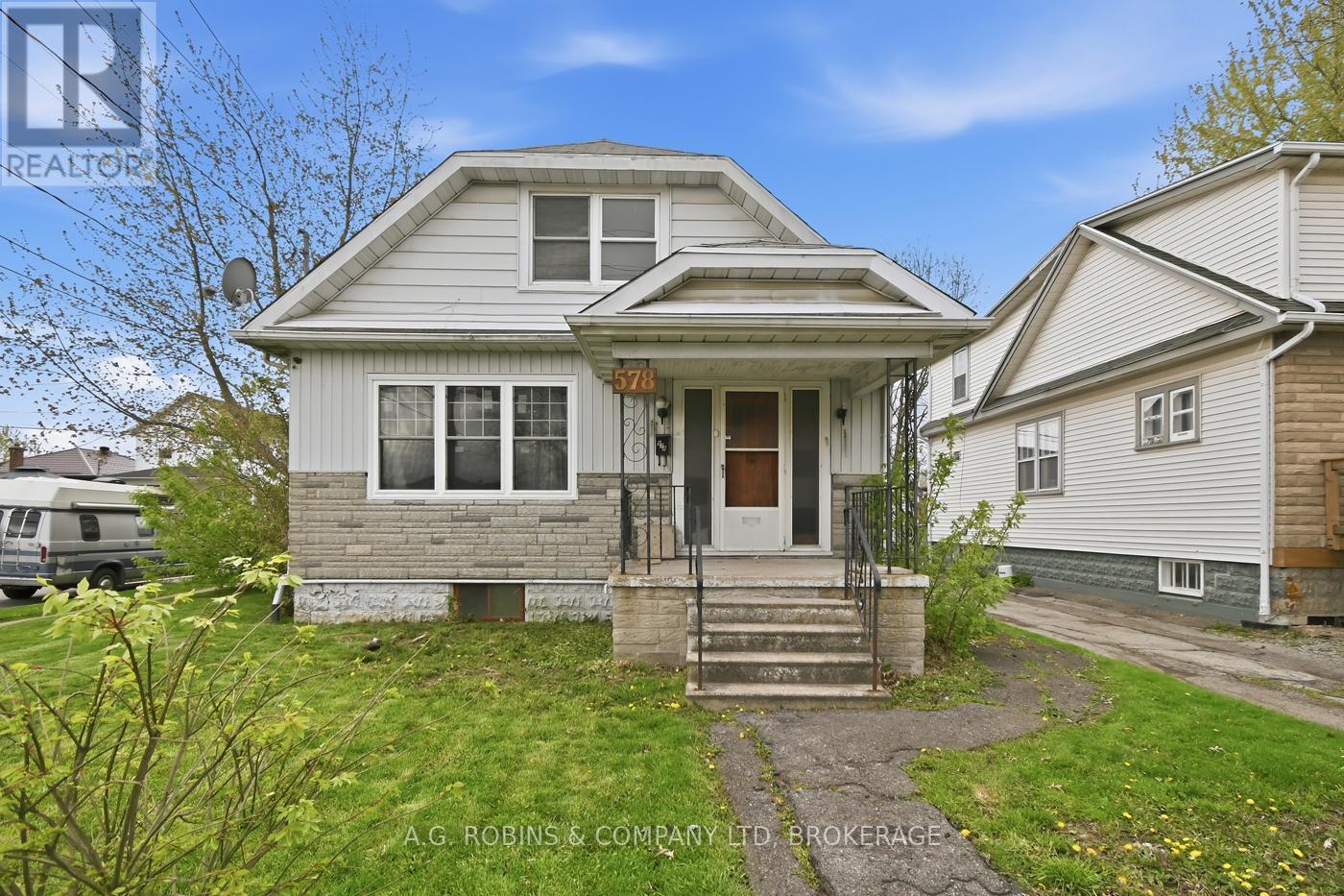 Detached at 578 SOUTHWORTH STREET S, Welland (Lincoln/Crowland)