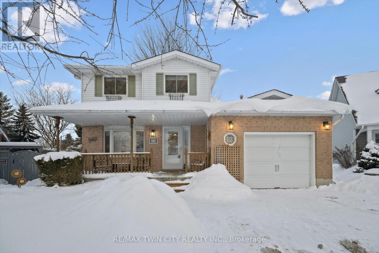 Detached at 98 OLD MAPLE LANE, Kitchener