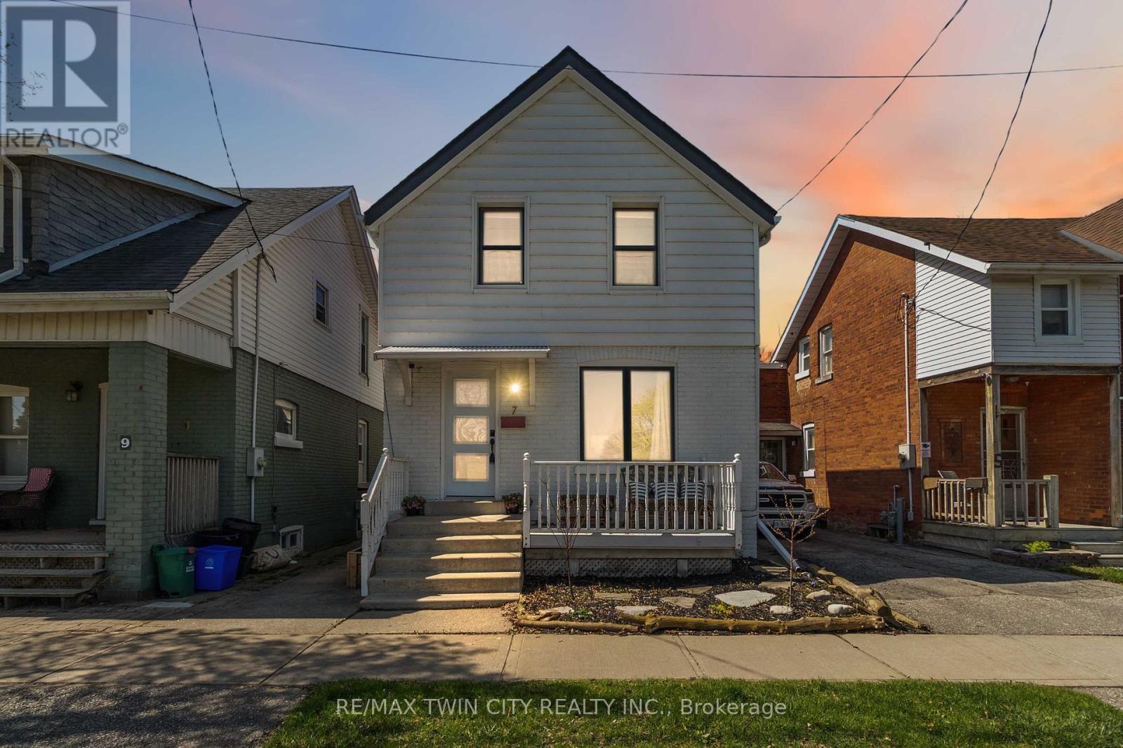 Detached at 7 ONTARIO STREET, Brantford