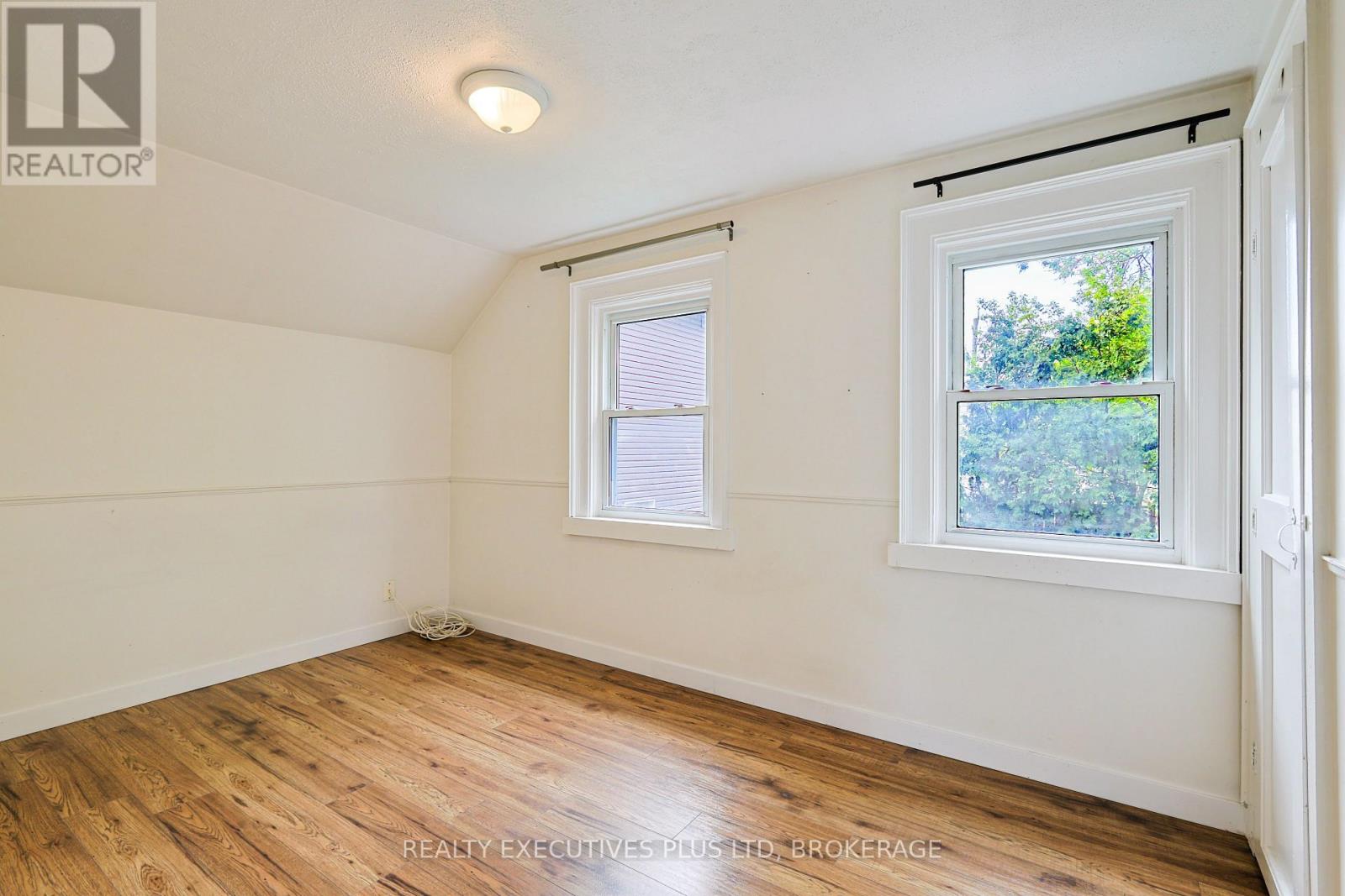 Detached at 15 CHESTNUT STREET E, St. Catharines