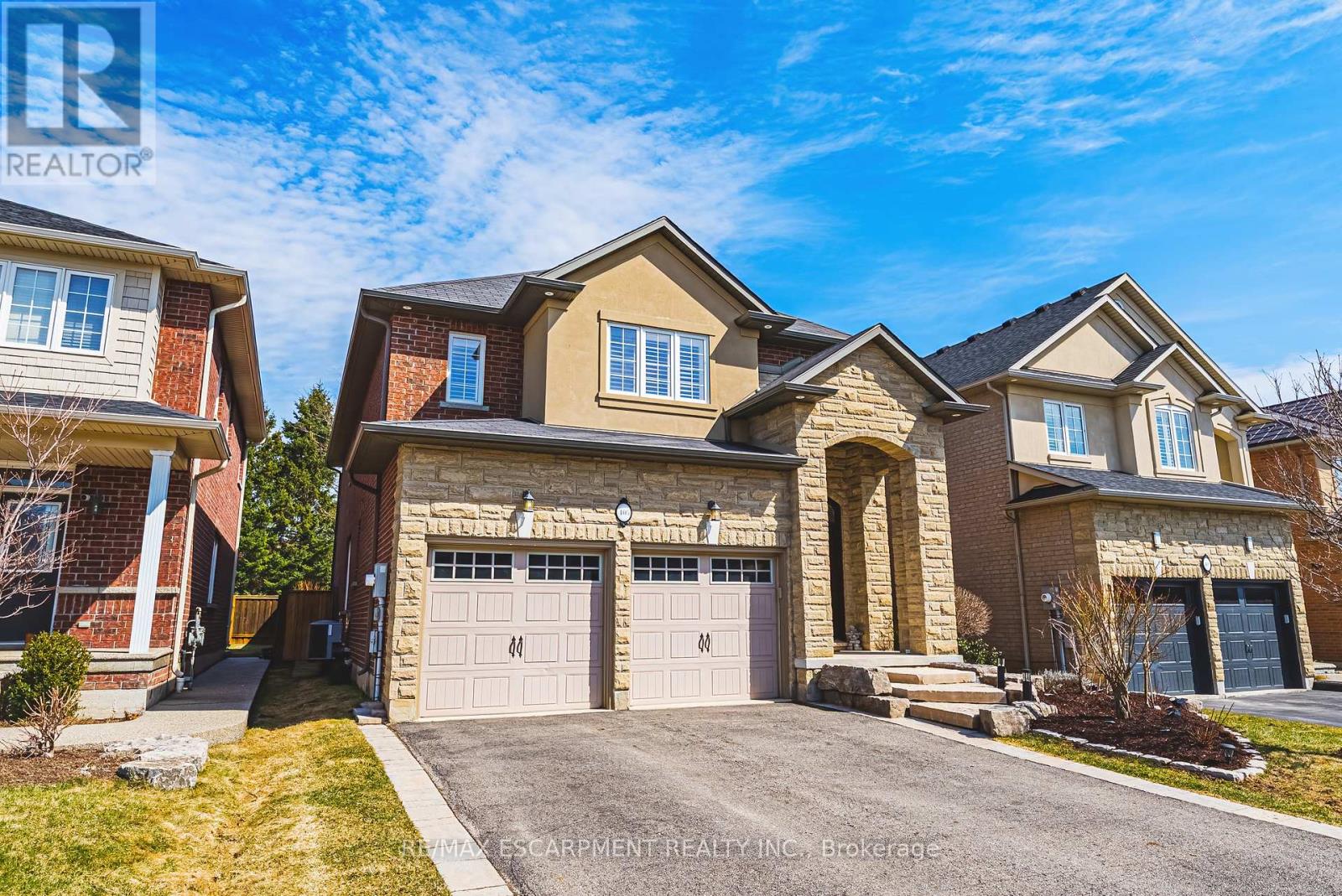 Detached at 405 VALRIDGE DRIVE, Hamilton (Ancaster)