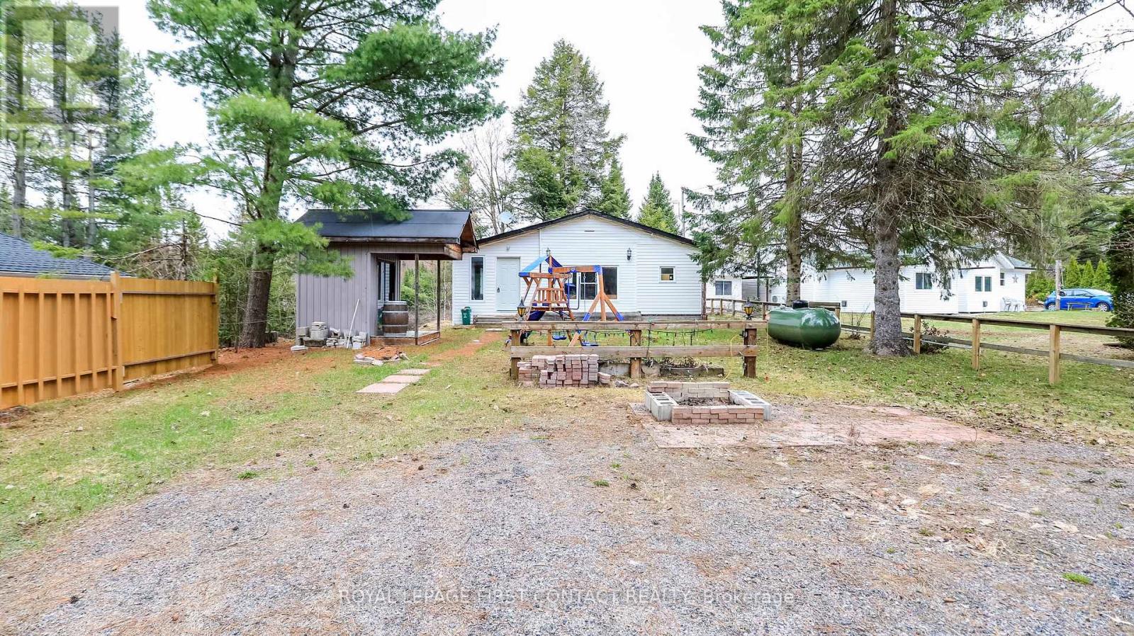Detached at 1088 COLONY ROAD, Lake of Bays (Mclean)