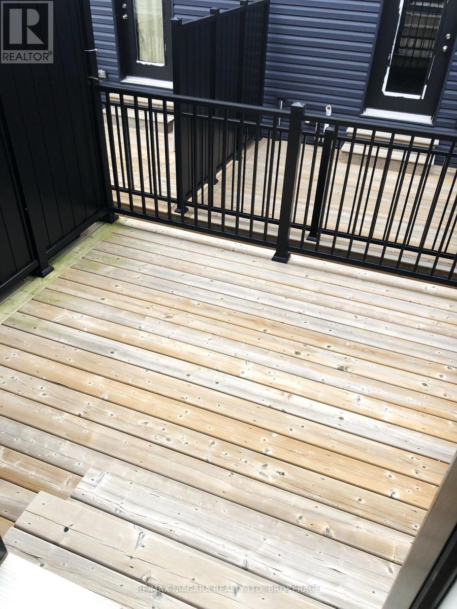 Townhouse at 122 - 781 CLARE AVENUE, Welland