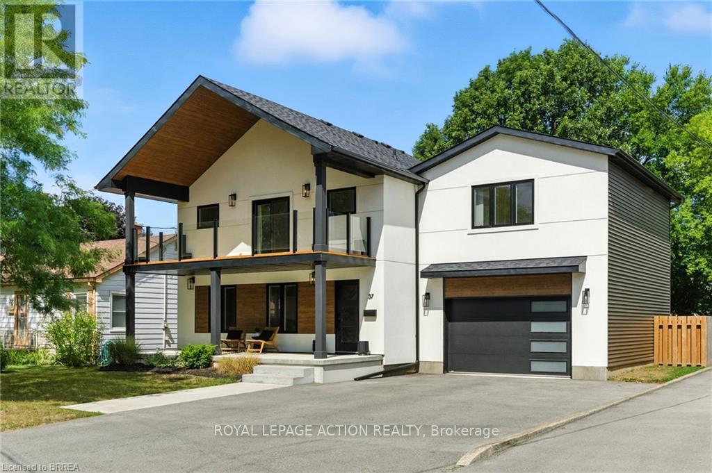Detached at 37 BARNES AVENUE, Brantford