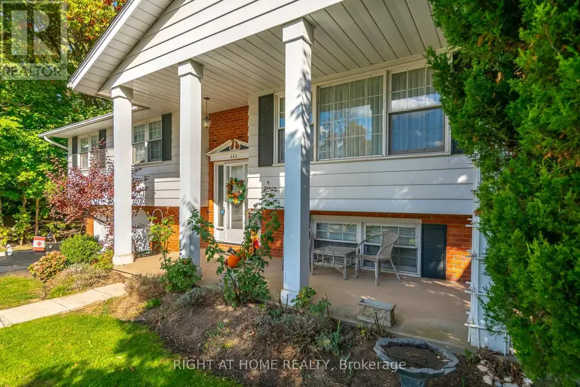 Detached at 225 ANNE STREET, Niagara-on-the-Lake