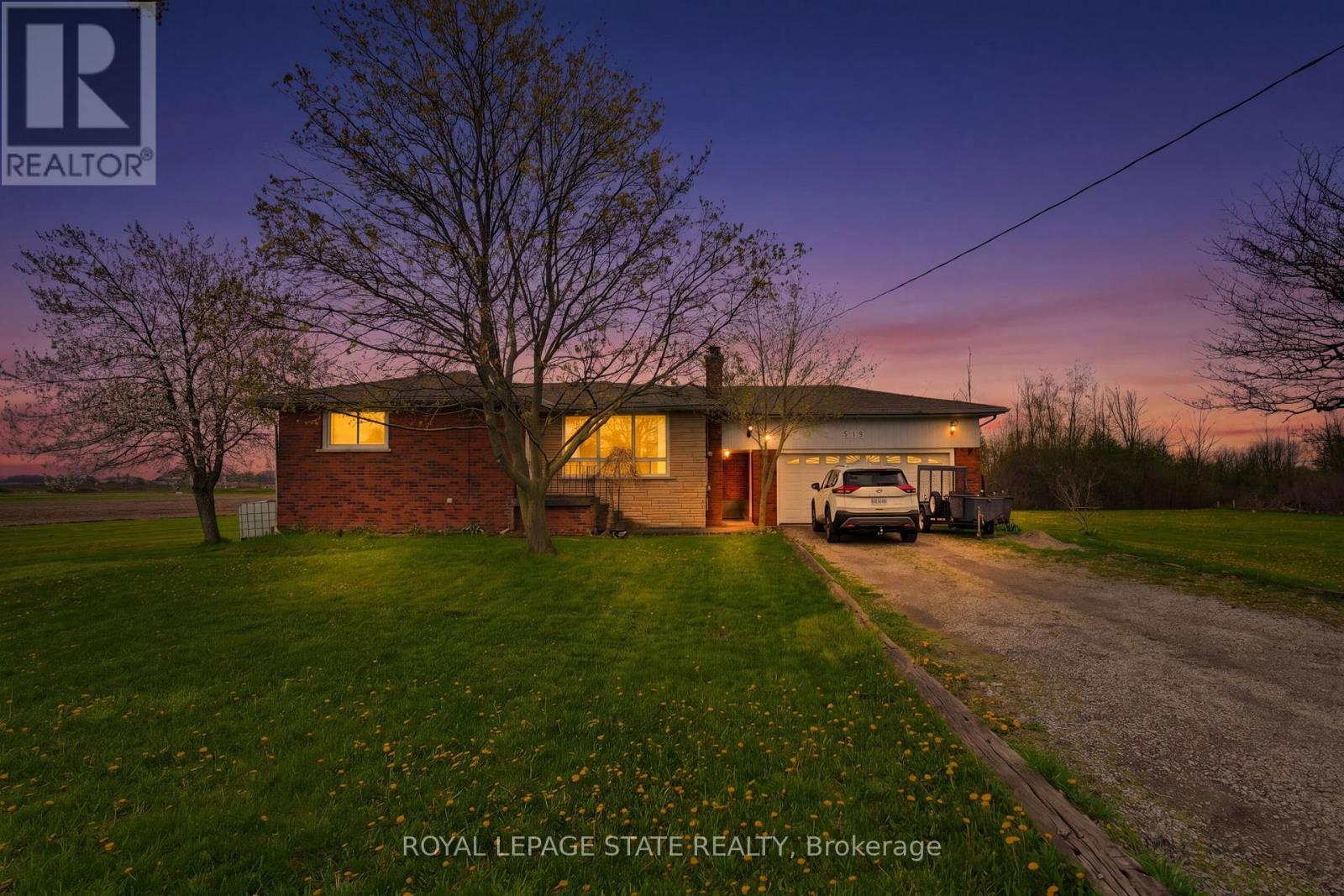 Detached at 516 MUD STREET E, Hamilton