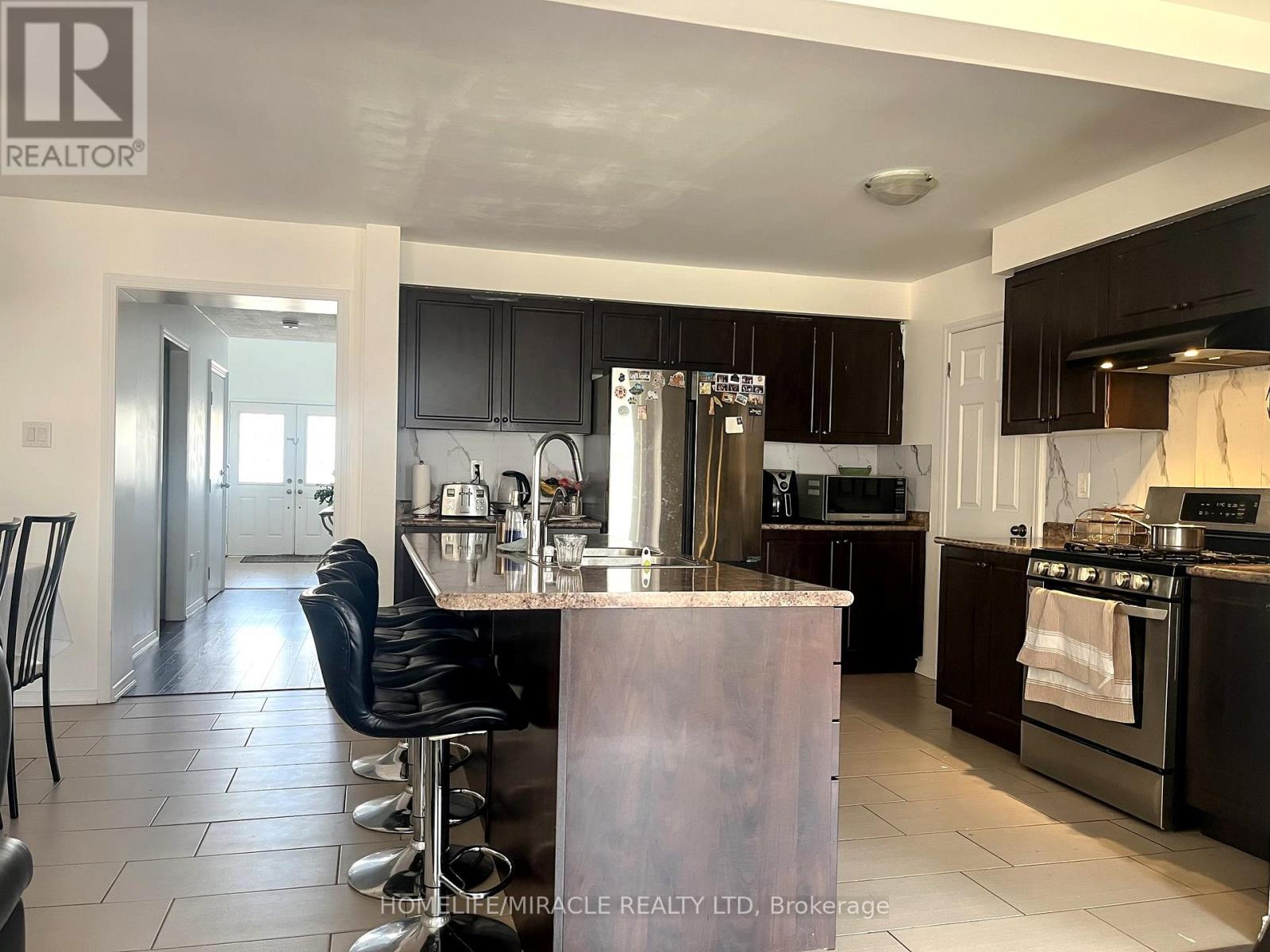 Detached at 73 LONGBOAT RUN W, Brantford