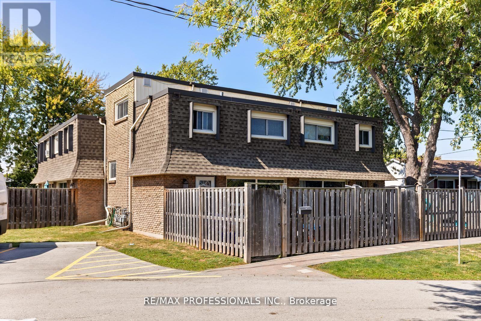 Apartment at 304 - 5 VIKING COURT, Grimsby (Grimsby Beach)