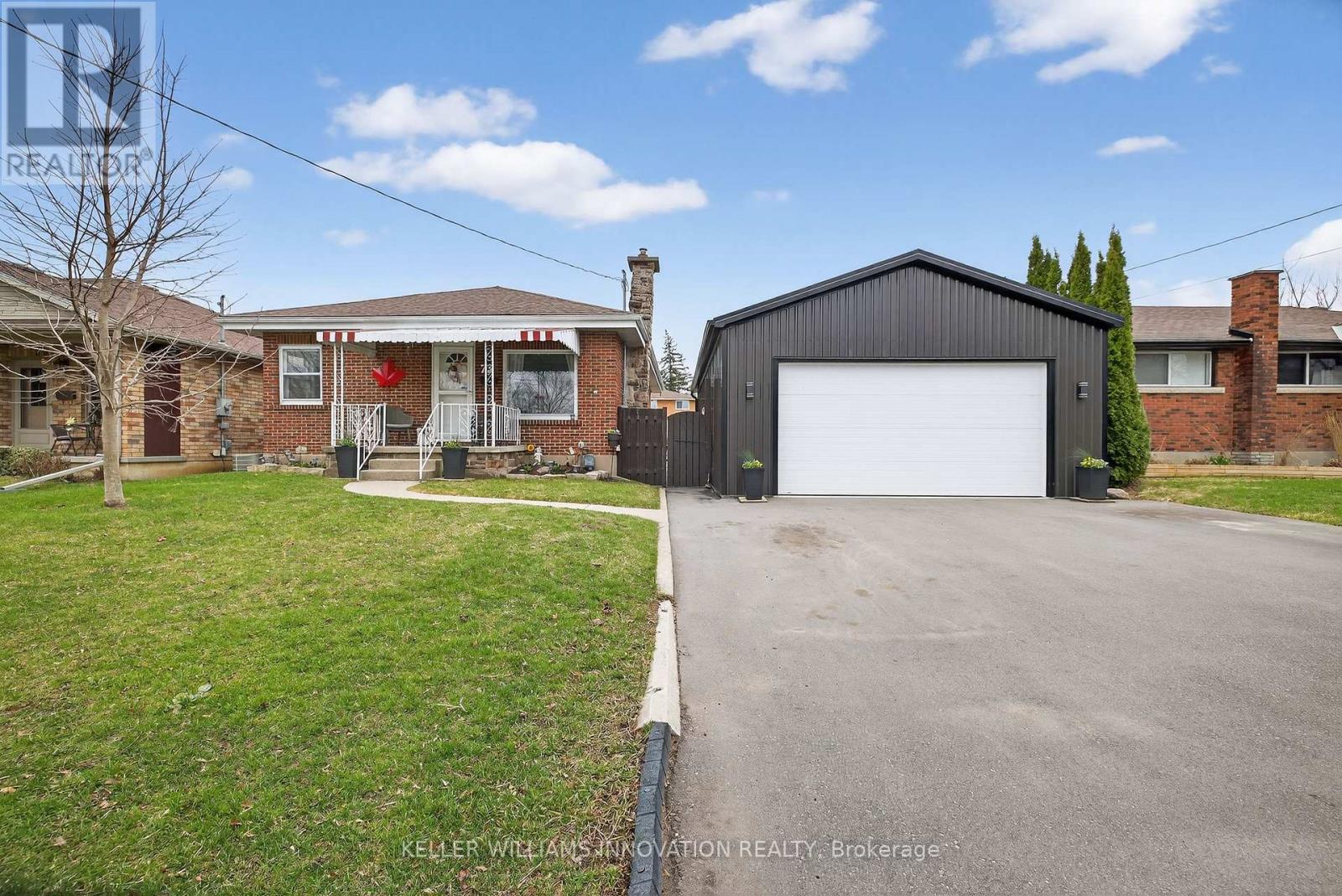 Detached at 73 AVONDALE STREET, Brantford