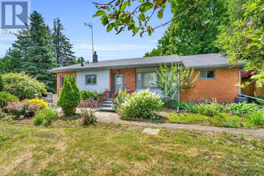 Detached at 9483 WELLINGTON RD 124, Erin