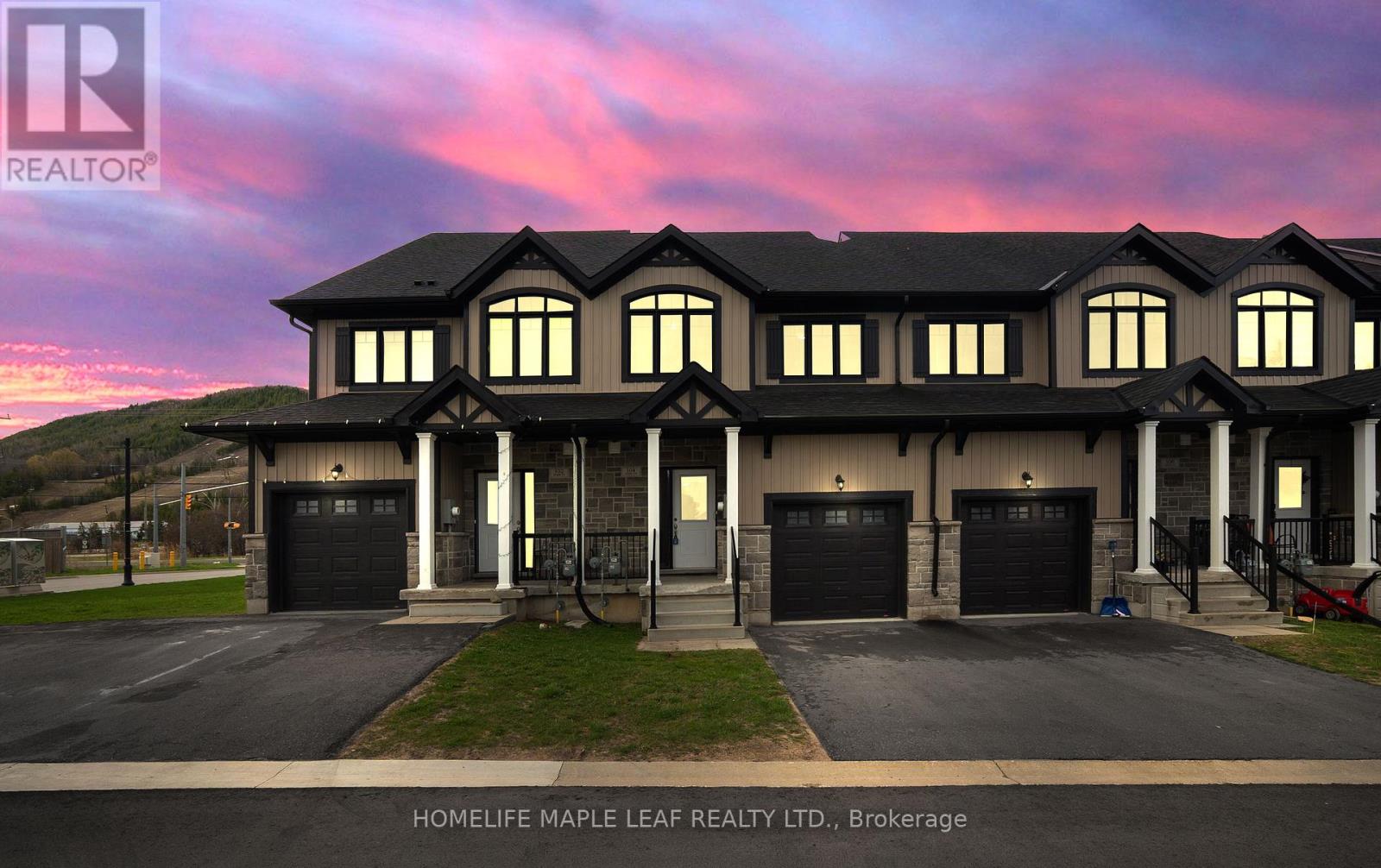 Townhouse at 104 DELPHI COURT, Blue Mountains