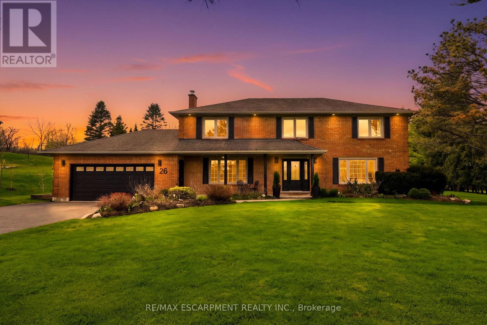 Detached at 26 WENEIL DRIVE, Hamilton (Freelton)