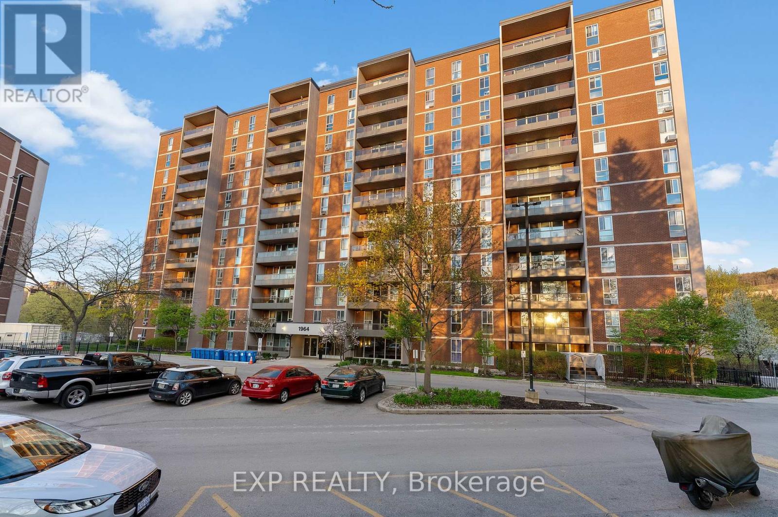 Apartment at 901 - 1964 MAIN STREET W, Hamilton (Ainslie Wood)