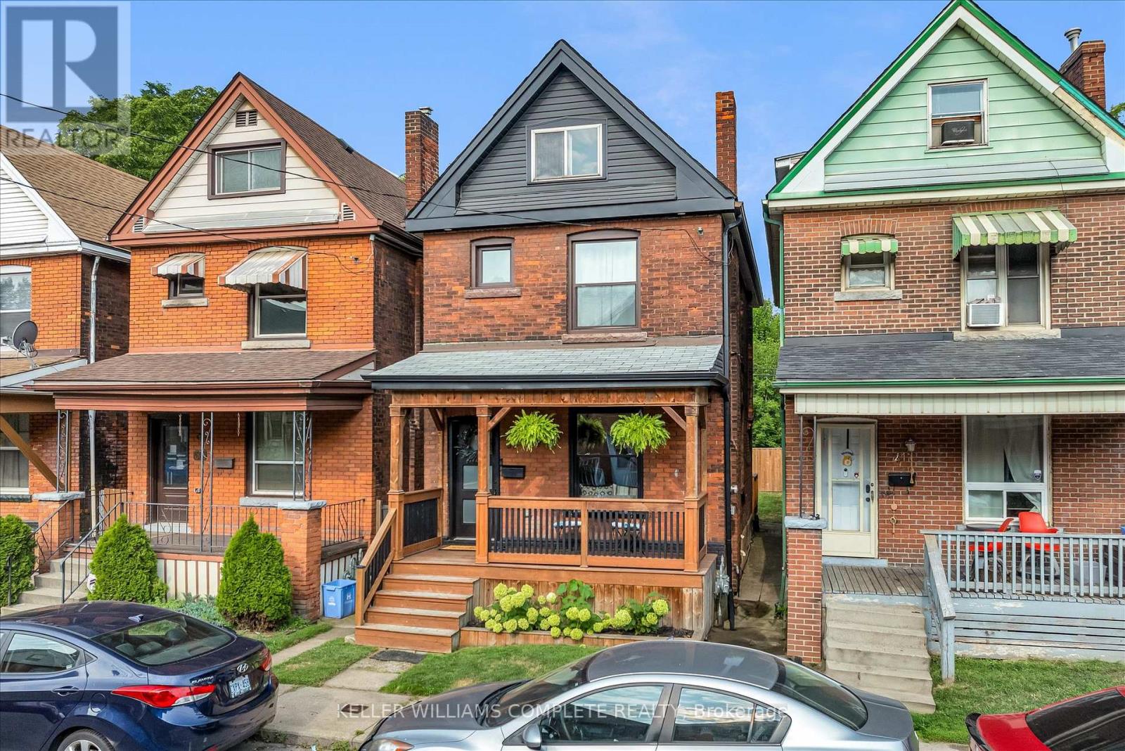Detached at 39 FAIRLEIGH AVENUE N, Hamilton (Gibson)