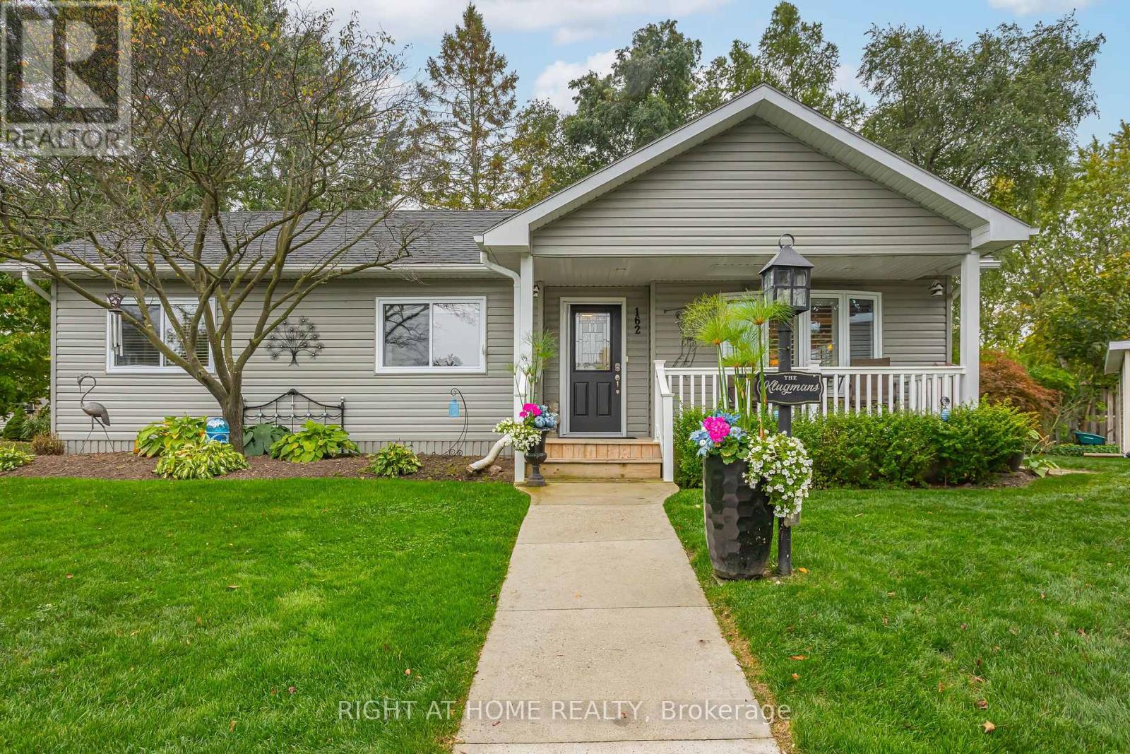 Detached at 162 MISSISSAUGA PLACE, South Huron (Stephen)