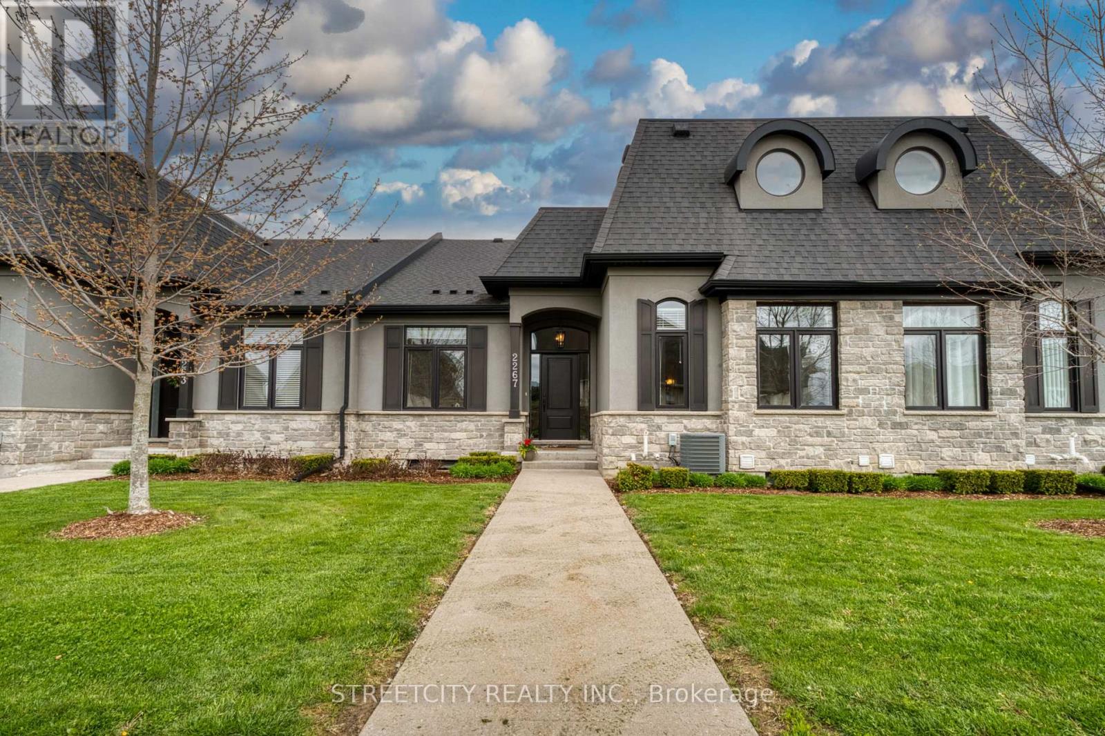 Townhouse at 39 - 2267 CALLINGHAM DRIVE, London North (North R)