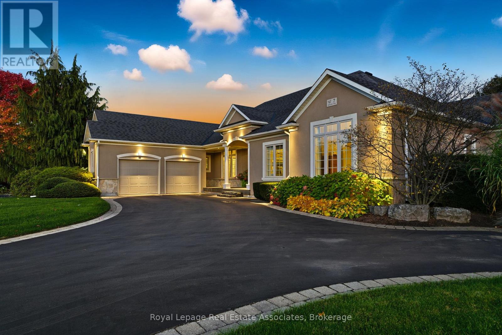 Detached at 7 APPALOOSA TRAIL, Hamilton (Carlisle)