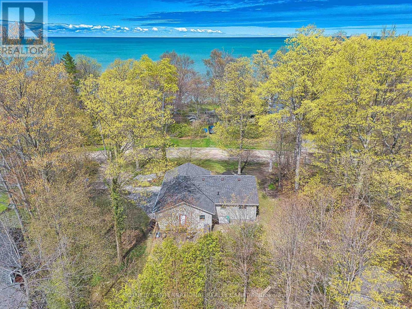 Detached at 74470 WOODLAND DRIVE, Bluewater (Stanley)