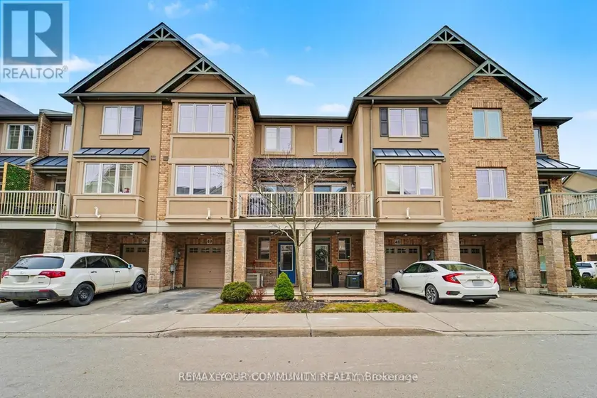 Townhouse at 49 - 201 WESTBANK TRAIL, Hamilton