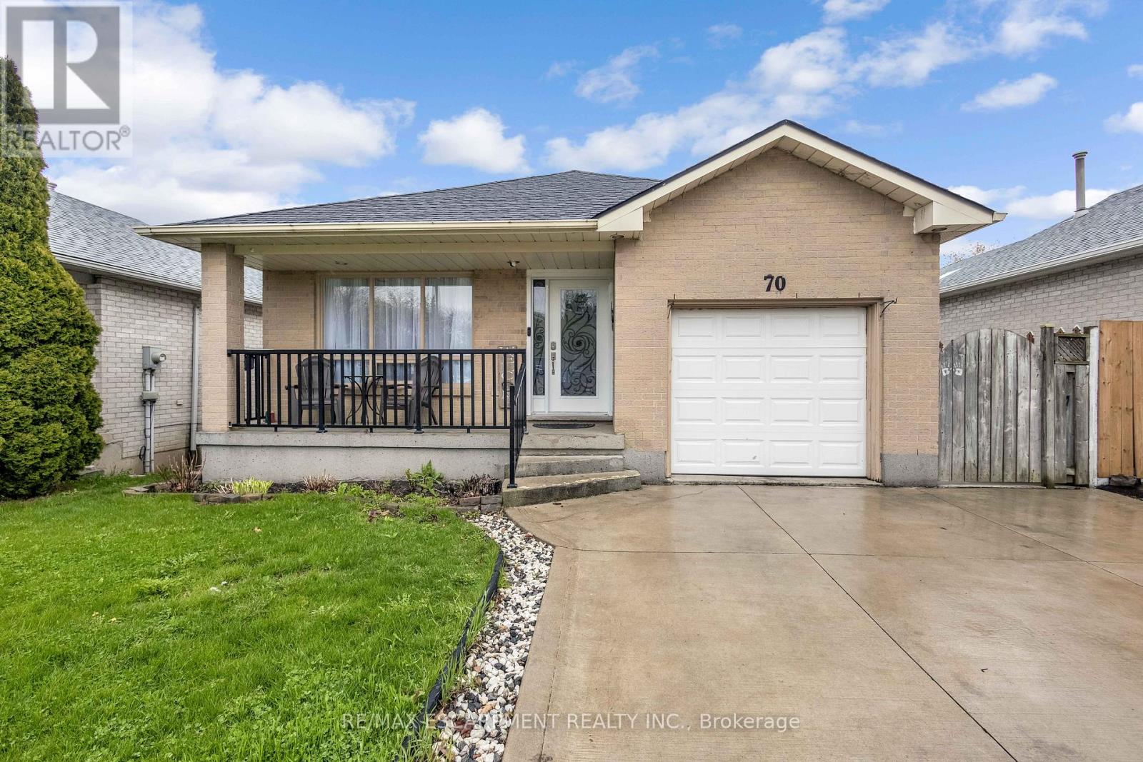 Detached at 70 OSSINGTON DRIVE, Hamilton (Broughton)