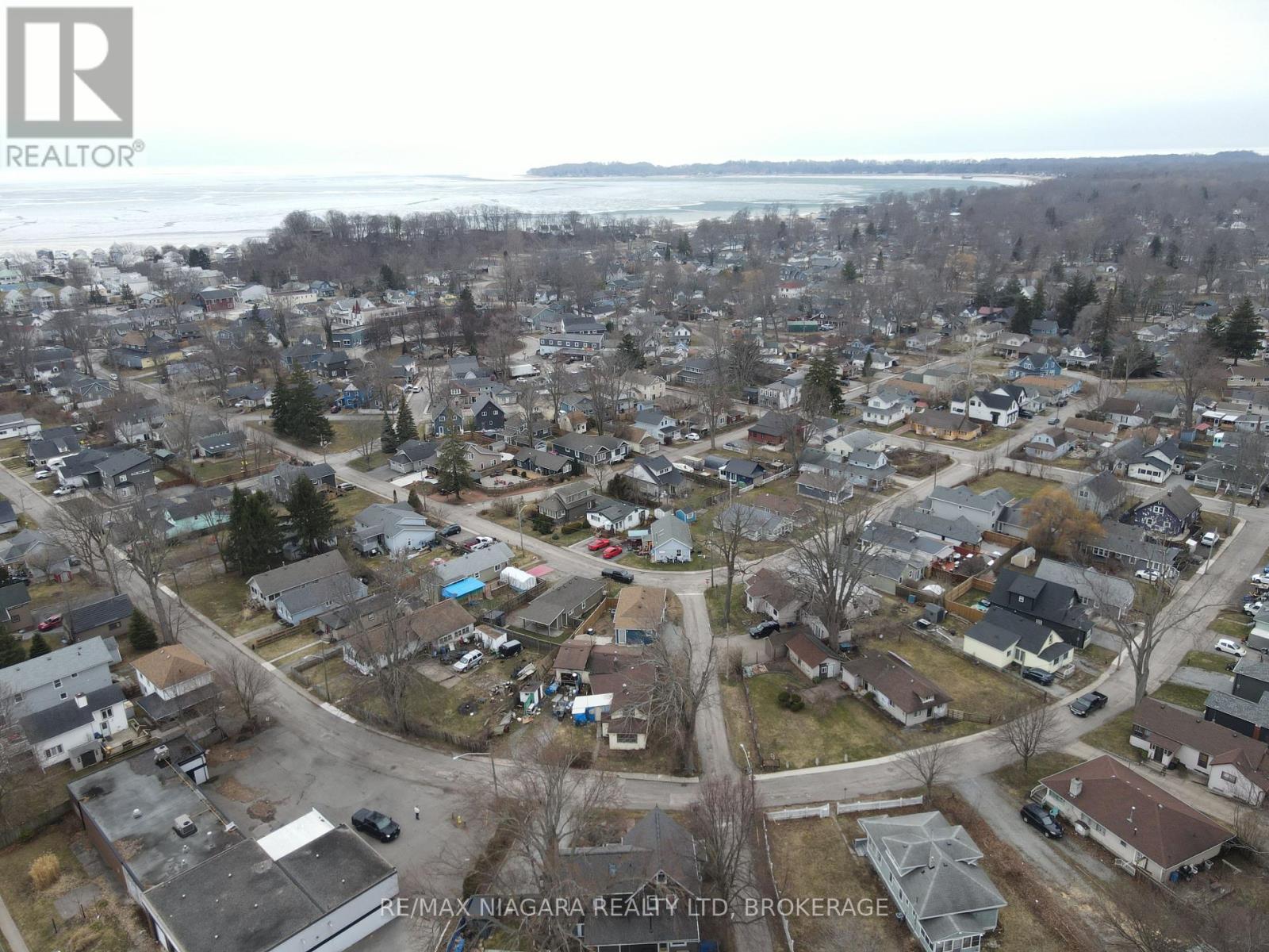 Detached at 53 CAMBRIDGE ROAD E, Fort Erie