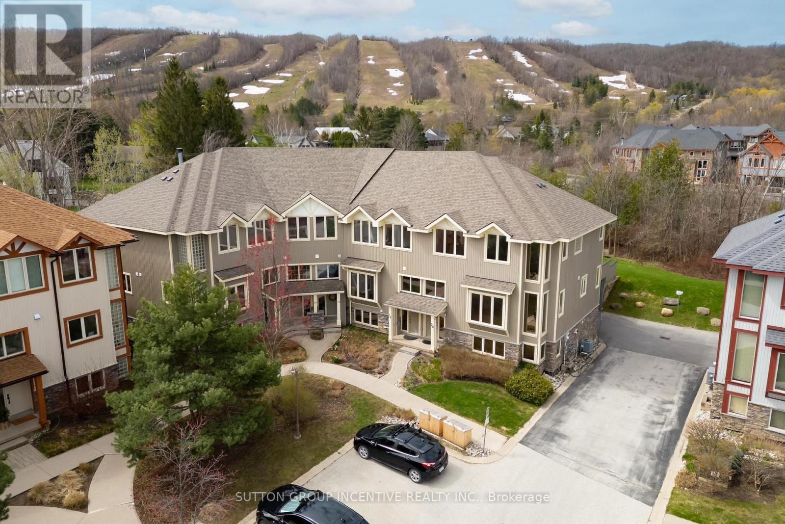 Townhouse at 20 - 224 BLUESKI GEORGE CRESCENT, Blue Mountains