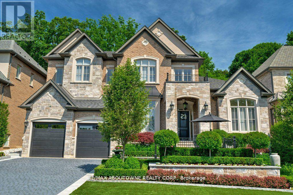 Detached at 47 LEGACY LANE, Hamilton (Ancaster)