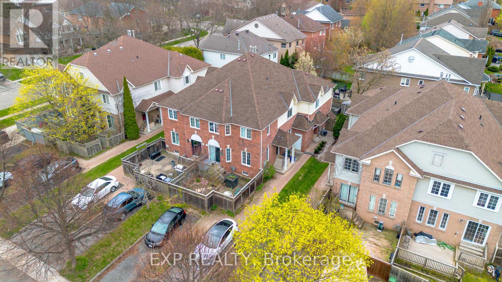 Townhouse at 112 LAURENDALE AVENUE, Hamilton (Waterdown)