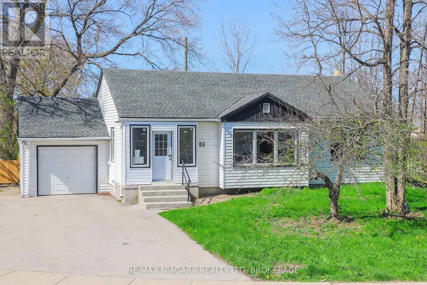Detached at 5 MEADOWVALE DRIVE, St. Catharines