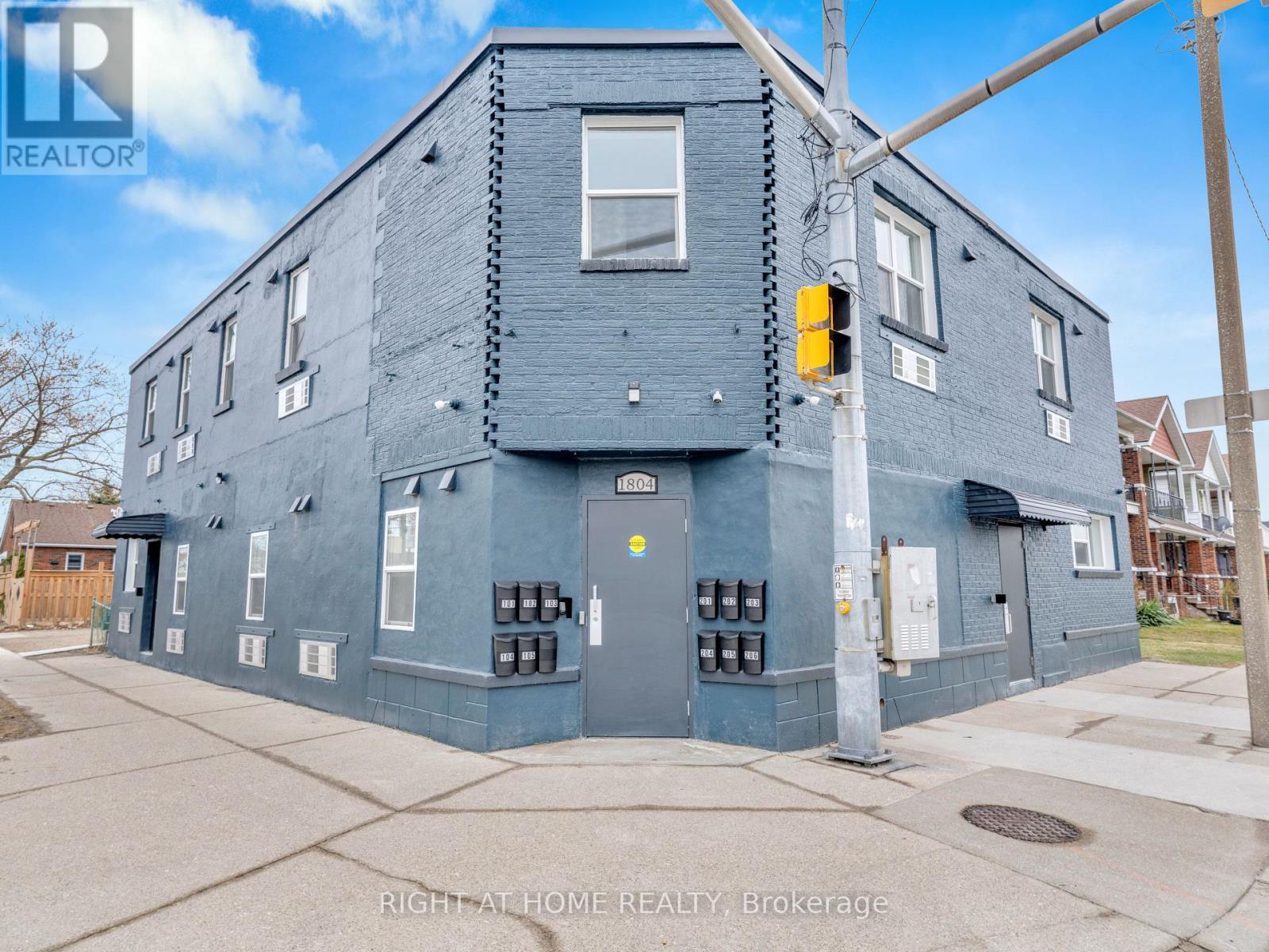 Multiplex at 105 - 1804 DROUILLARD ROAD, Windsor