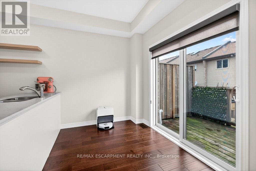 Townhouse at 16 - 377 GLANCASTER ROAD, Hamilton