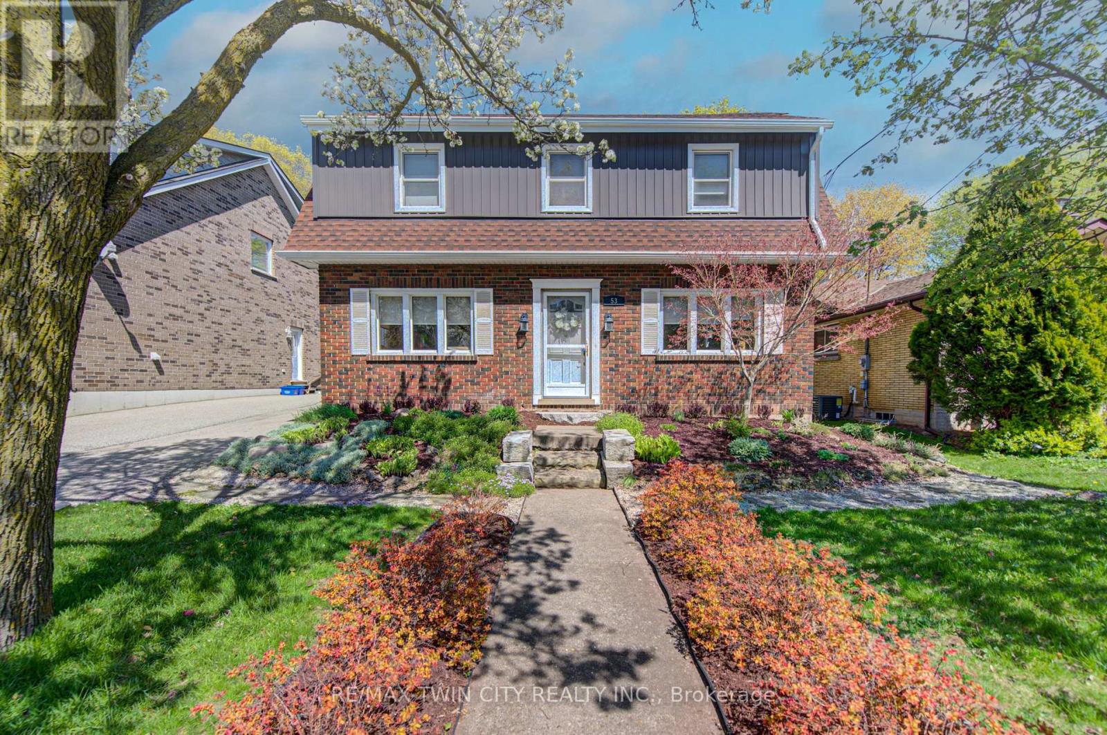 Detached at 53 LINCOLN AVENUE, Cambridge