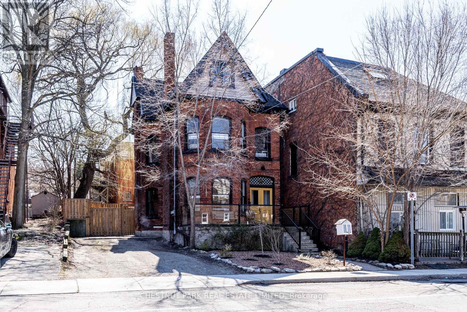 Multiplex at 177 CHARLTON AVENUE W, Hamilton (Durand)