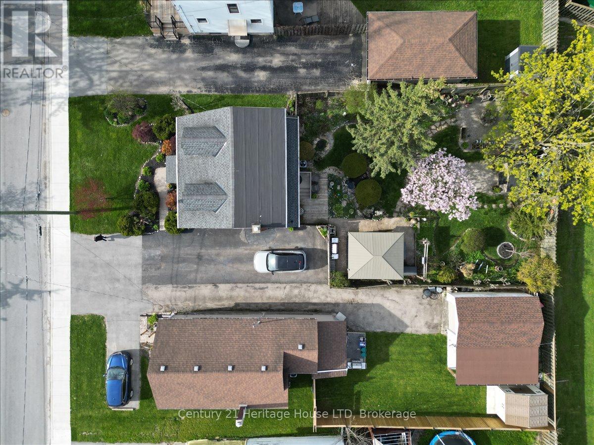 Detached at 18 NORTHHAVEN ROAD, Welland