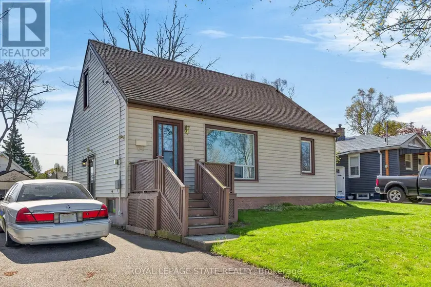 Detached at 227 WEST 19TH STREET, Hamilton