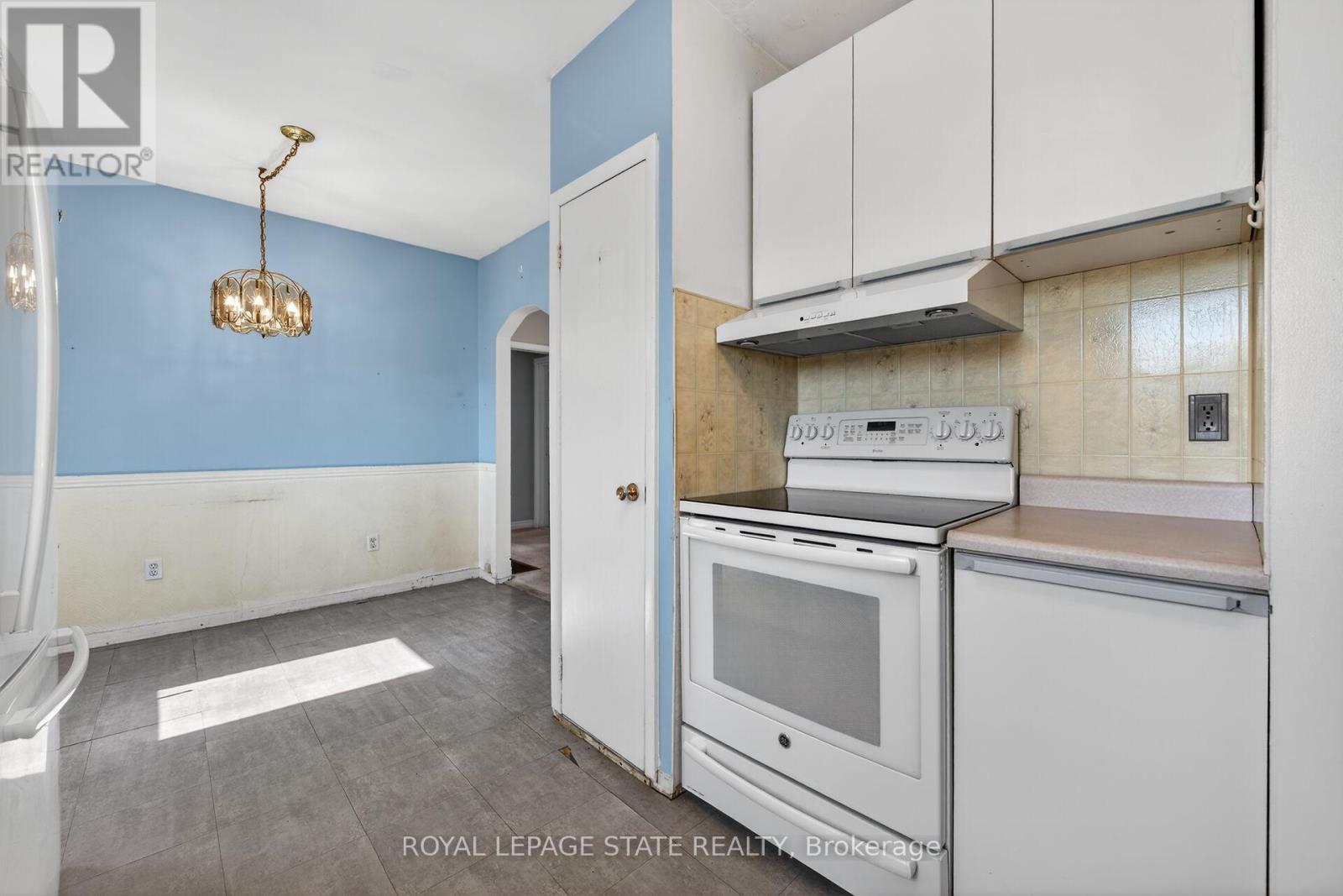 Detached at 227 WEST 19TH STREET, Hamilton