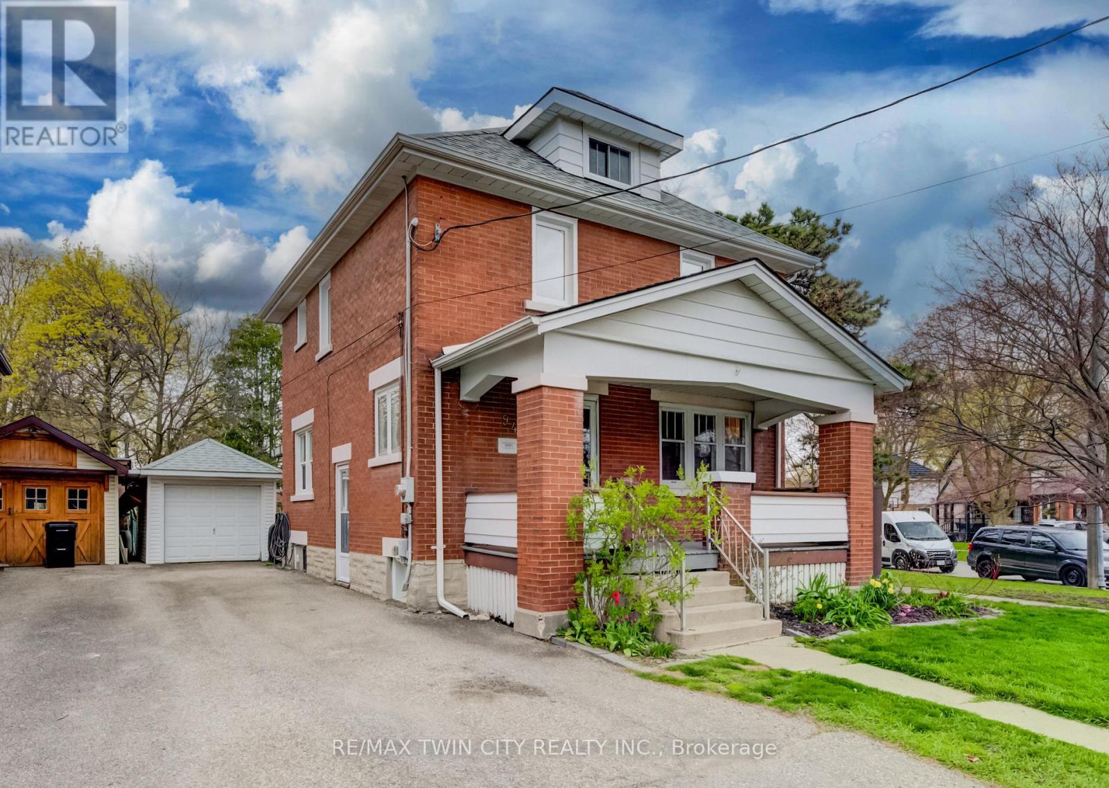 Detached at 94 STIRLING AVENUE N, Kitchener