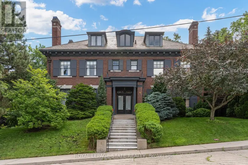 Detached at 5 UNDERCLIFFE AVENUE, Hamilton