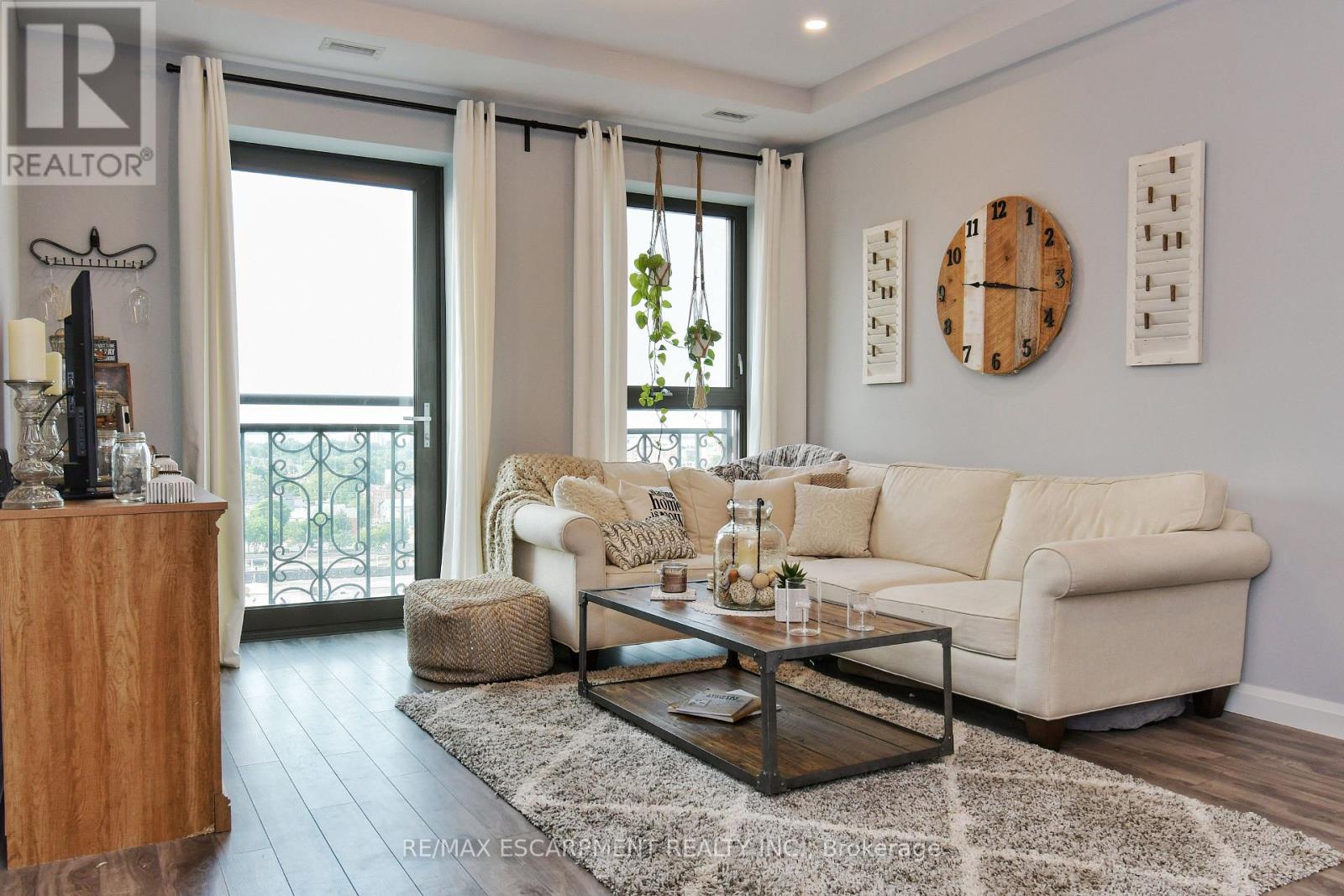 Apartment at 903 - 112 KING STREET E, Hamilton (Beasley)