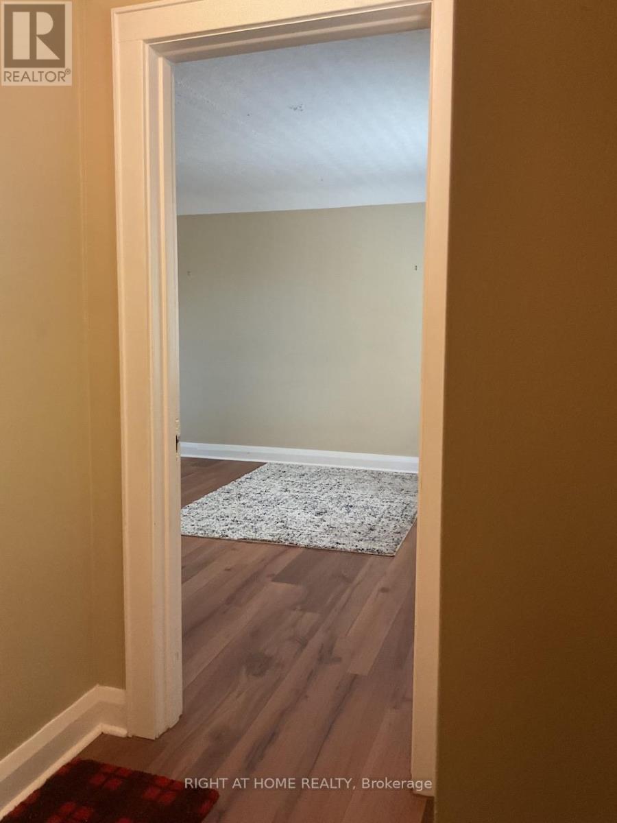 Detached at 2 COLUMBIA STREET, St. Catharines