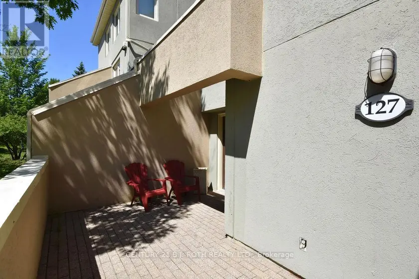 Townhouse at 127 - 107 WINTERGREEN PLACE, Blue Mountains