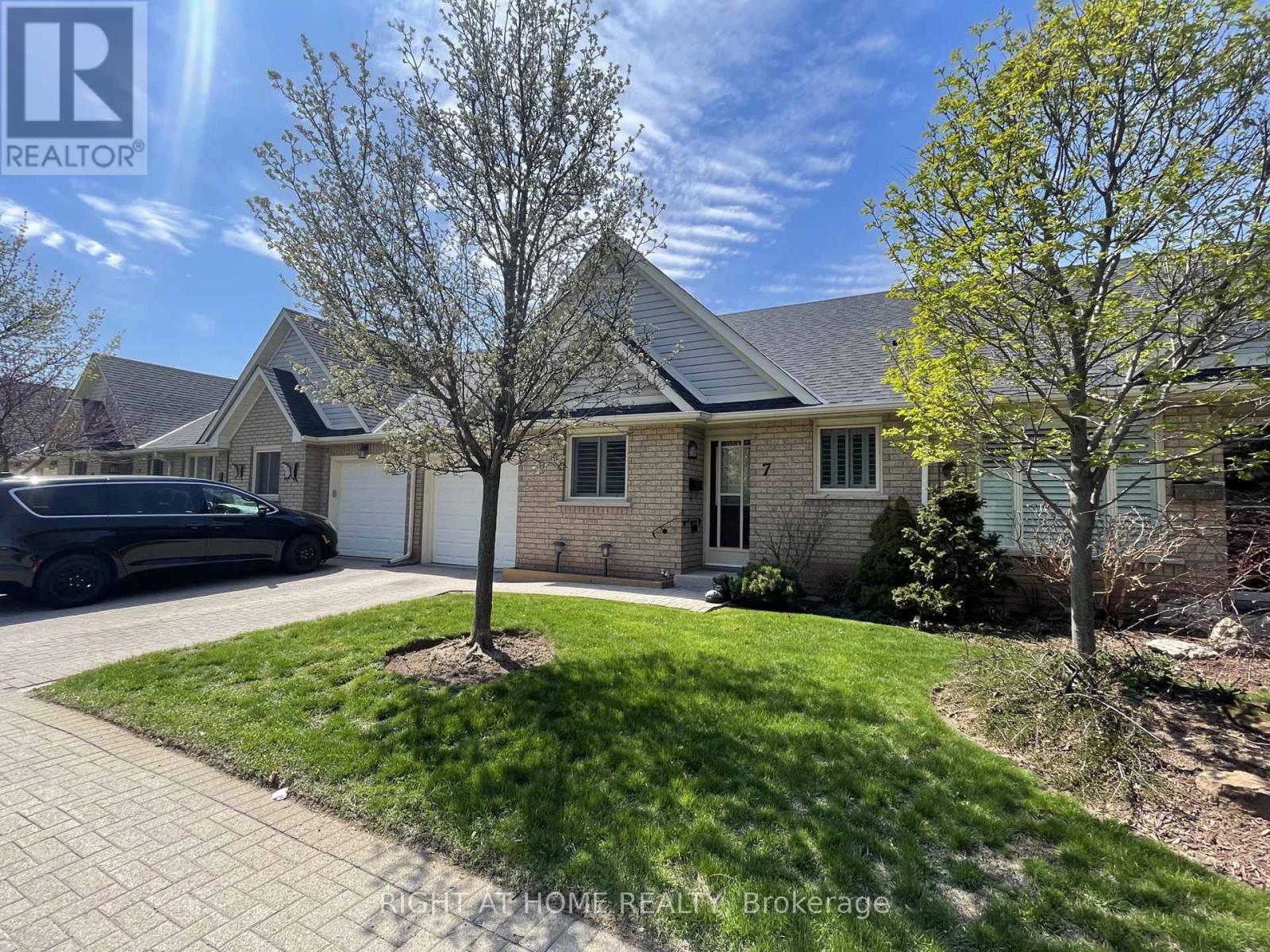 Townhouse at 7 - 165 MAIN STREET E, Grimsby (Grimsby East)