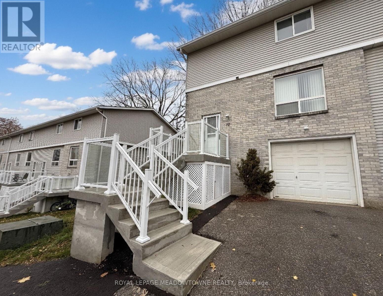 Townhouse at 10 - 648 DOON VILLAGE ROAD, Kitchener